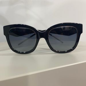 Ladies Dior sunglasses